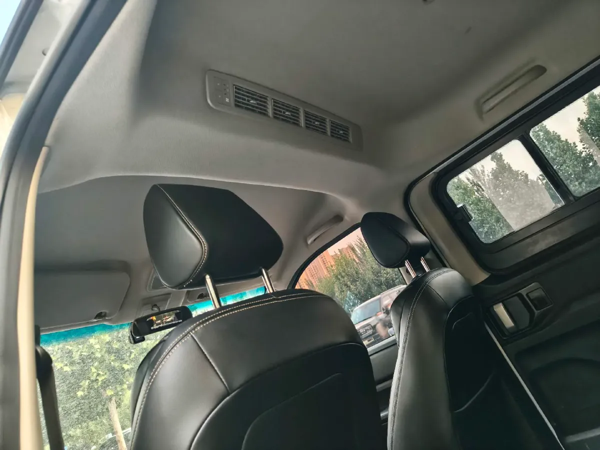 2021 WuLing ZhengChen 1.5T 147HP L4 6MT,autocango,china used car exporter,china ev exporter,chinese used car exporter,chinese used ev exporter