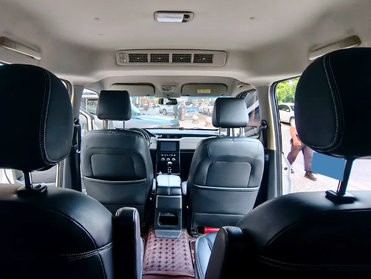 2021 WuLing ZhengChen 1.5T 147HP L4 6MT,autocango,china used car exporter,china ev exporter,chinese used car exporter,chinese used ev exporter