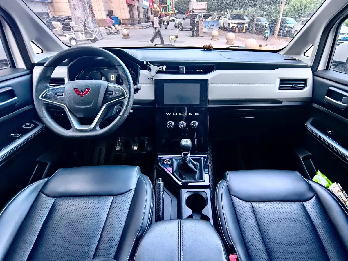 2021 WuLing ZhengChen 1.5T 147HP L4 6MT,autocango,china used car exporter,china ev exporter,chinese used car exporter,chinese used ev exporter