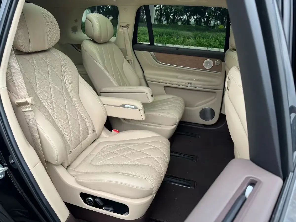 2024 AITO AITO M9 1.5T 152HP L4 REEV 42KWH,autocango,china used car exporter,china ev exporter,chinese used car exporter,chinese used ev exporter