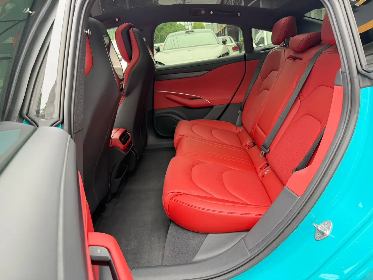 2024 MI SU7 BEV 73.6KWH,autocango,china used car exporter,china ev exporter,chinese used car exporter,chinese used ev exporter
