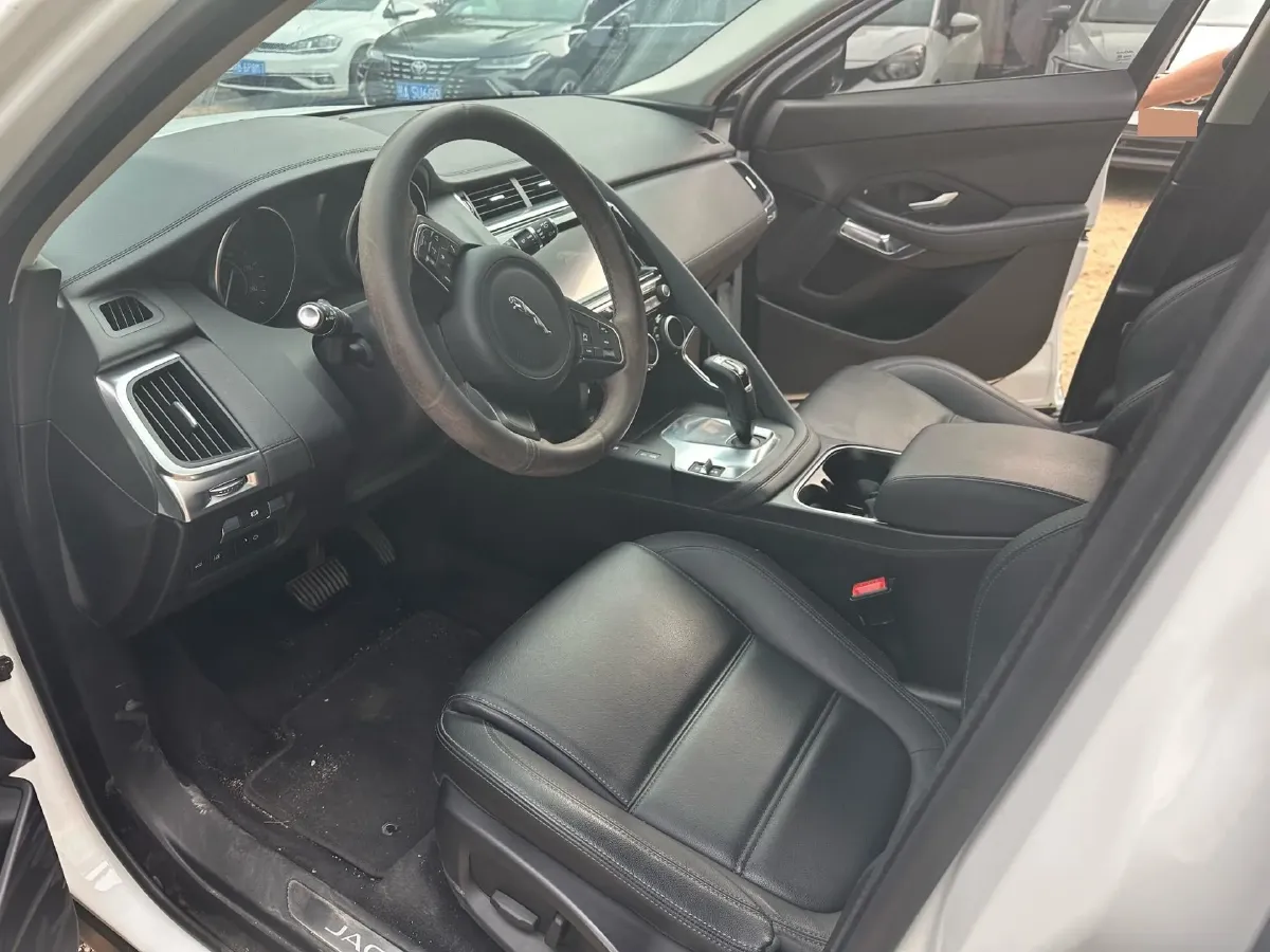 2018 Jaguar E-PACE 2.0T 249HP L4 9AT,autocango,china used car exporter,china ev exporter,chinese used car exporter,chinese used ev exporter
