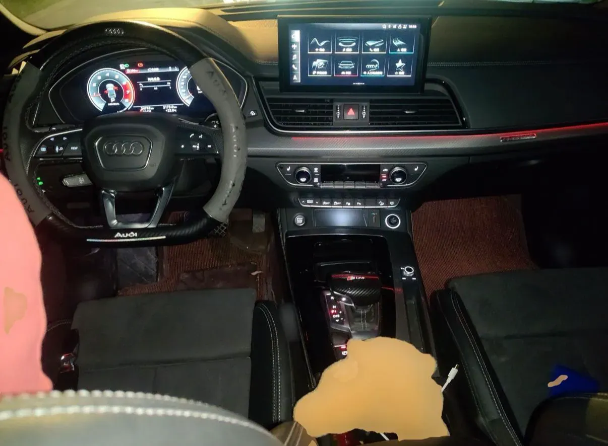 2021 Audi Q5L Sportback 2.0T 190HP L4 7DCT,autocango,china used car exporter,china ev exporter,chinese used car exporter,chinese used ev exporter