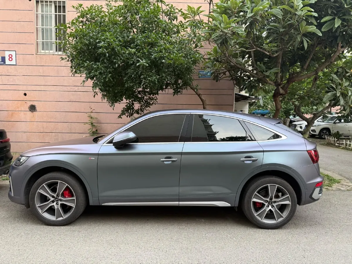 2021 Audi Q5L Sportback 2.0T 190HP L4 7DCT,autocango,china used car exporter,china ev exporter,chinese used car exporter,chinese used ev exporter