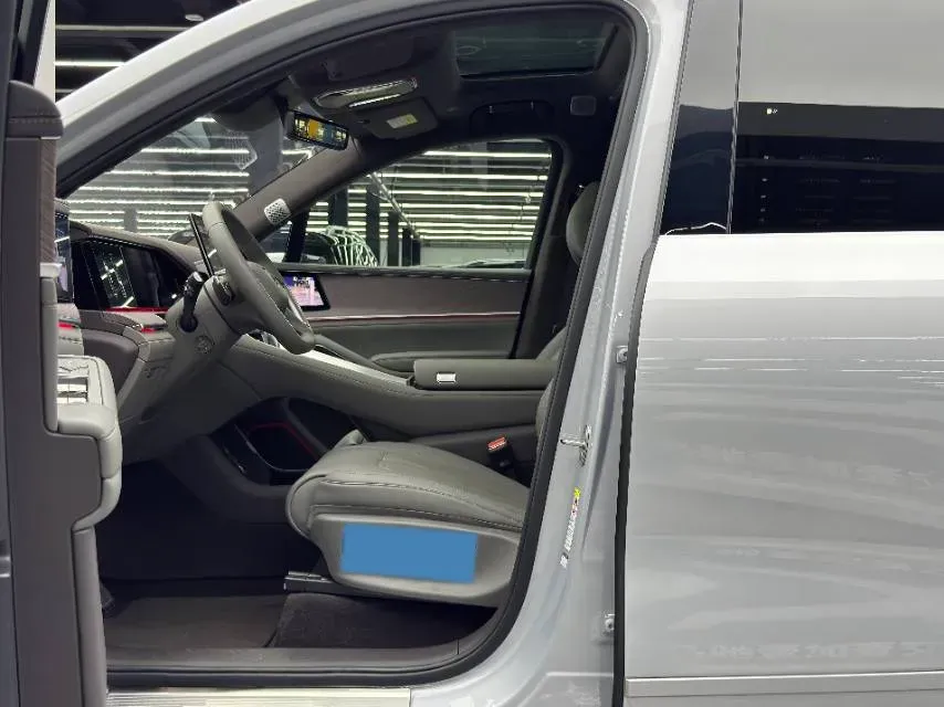 2025 Denza DenzaN9 2.0T 207HP L4 E-CVT PHEV,autocango,china used car exporter,china ev exporter,chinese used car exporter,chinese used ev exporter