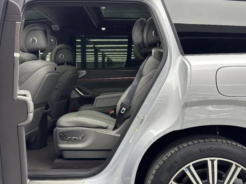 2025 Denza DenzaN9 2.0T 207HP L4 E-CVT PHEV,autocango,china used car exporter,china ev exporter,chinese used car exporter,chinese used ev exporter