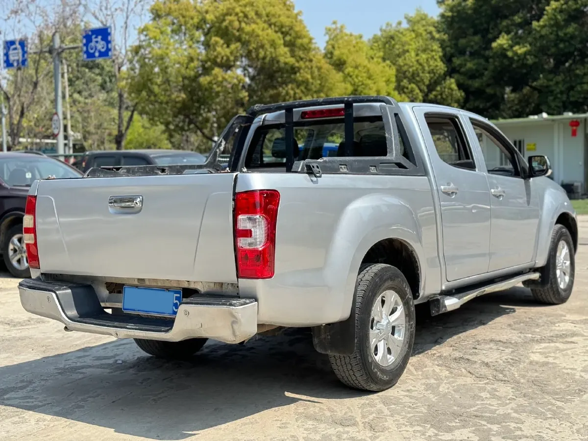 2019 Isuzu RE-MAX Jim 2.0T 204HP L4 5MT,autocango,china used car exporter,china ev exporter,chinese used car exporter,chinese used ev exporter