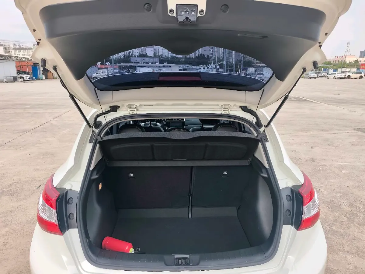 2021 Nissan Tiida 1.6L 122HP L4 CVT,autocango,china used car exporter,china ev exporter,chinese used car exporter,chinese used ev exporter