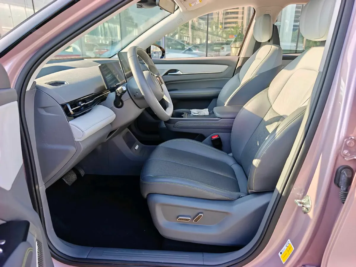 2025 Bestune YueYi 03 BEV 61.47KWH,autocango,china used car exporter,china ev exporter,chinese used car exporter,chinese used ev exporter