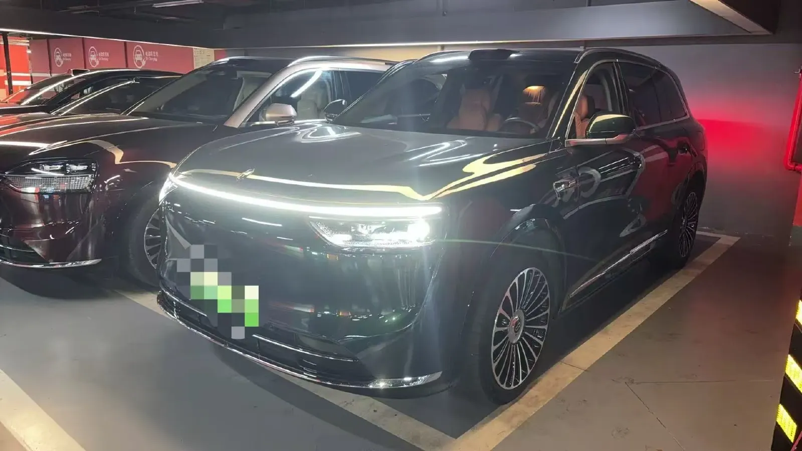 2025 AITO AITO M8 REEV 160HP REEV 53.4KWH,autocango,china used car exporter,china ev exporter,chinese used car exporter,chinese used ev exporter