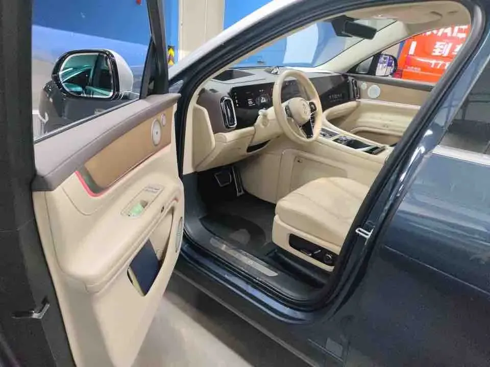 2024 AITO AITO M9 1.5T 152HP L4 REEV 42KWH,autocango,china used car exporter,china ev exporter,chinese used car exporter,chinese used ev exporter