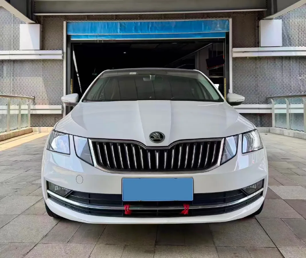 2019 Skoda Octavia 1.5L 116HP L4 6AT,autocango,china used car exporter,china ev exporter,chinese used car exporter,chinese used ev exporter