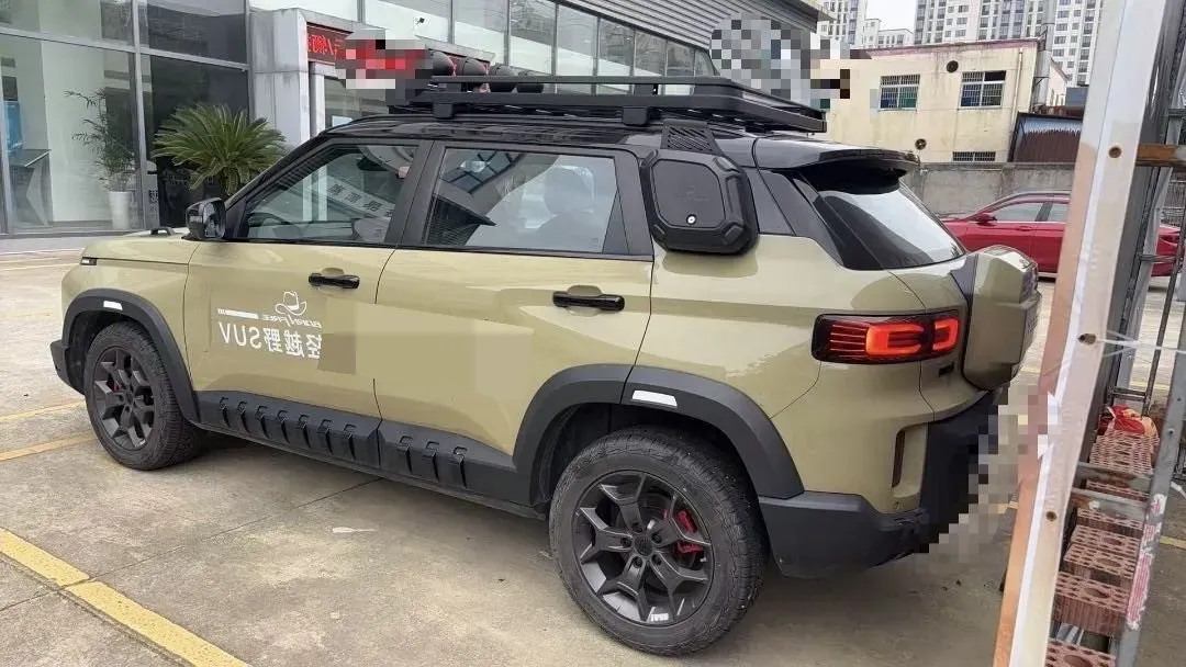 2025 Geely Cowboy 1.5T 181HP L4 7DCT,autocango,china used car exporter,china ev exporter,chinese used car exporter,chinese used ev exporter