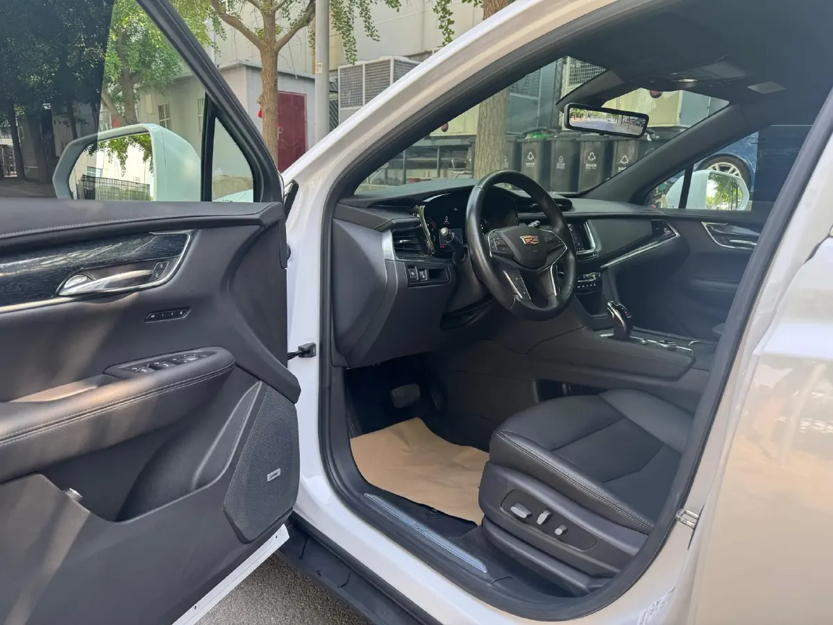 2022 Cadillac XT5 2.0T 237HP L4 9AT,autocango,china used car exporter,china ev exporter,chinese used car exporter,chinese used ev exporter