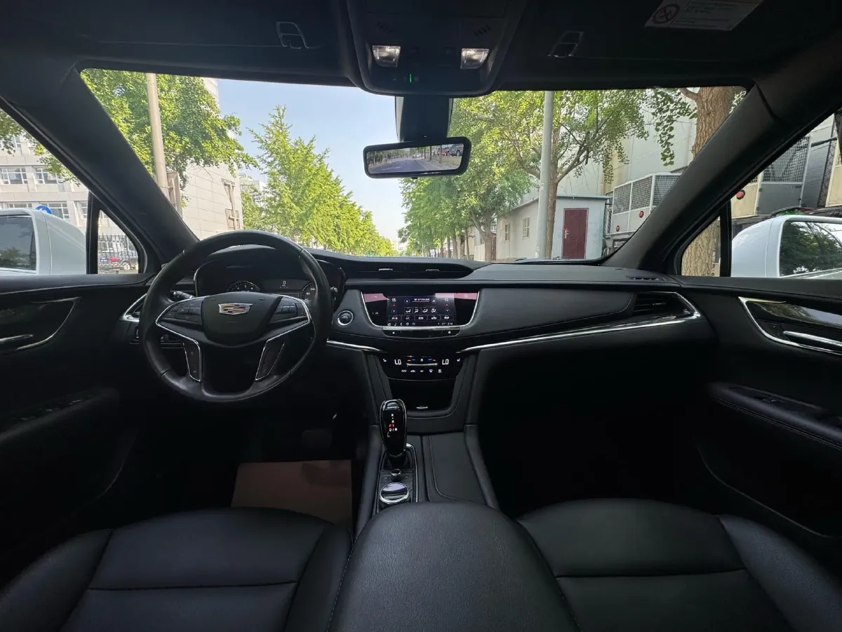 2022 Cadillac XT5 2.0T 237HP L4 9AT,autocango,china used car exporter,china ev exporter,chinese used car exporter,chinese used ev exporter