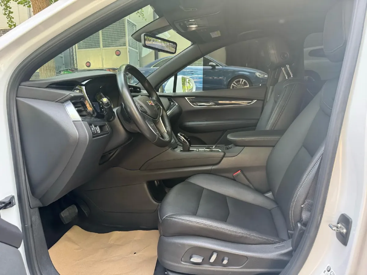 2022 Cadillac XT5 2.0T 237HP L4 9AT,autocango,china used car exporter,china ev exporter,chinese used car exporter,chinese used ev exporter