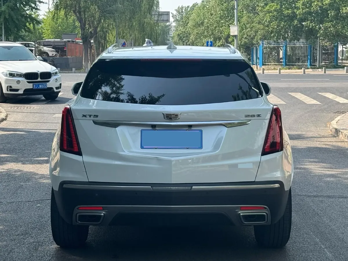 2022 Cadillac XT5 2.0T 237HP L4 9AT,autocango,china used car exporter,china ev exporter,chinese used car exporter,chinese used ev exporter