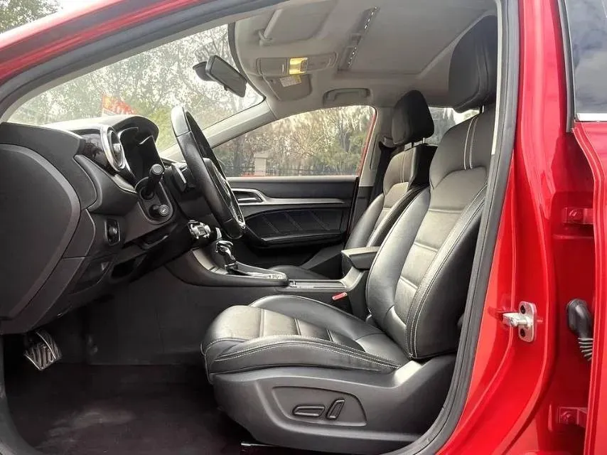 2019 MAXUS XinTu V80 2.5T 136HP L4 6AMT,autocango,china used car exporter,china ev exporter,chinese used car exporter,chinese used ev exporter