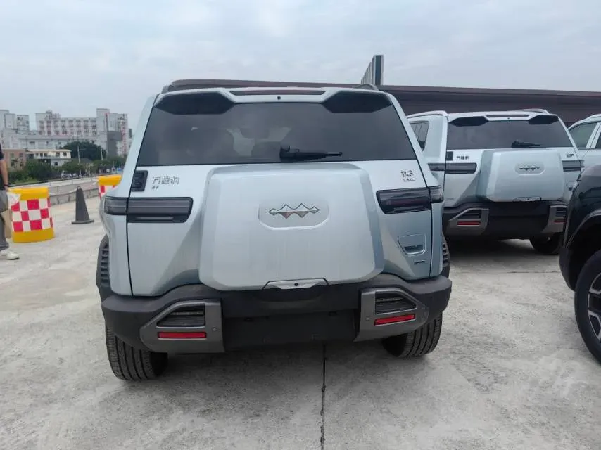 2025 FangChengBao Tai 3 BEV,autocango,china used car exporter,china ev exporter,chinese used car exporter,chinese used ev exporter