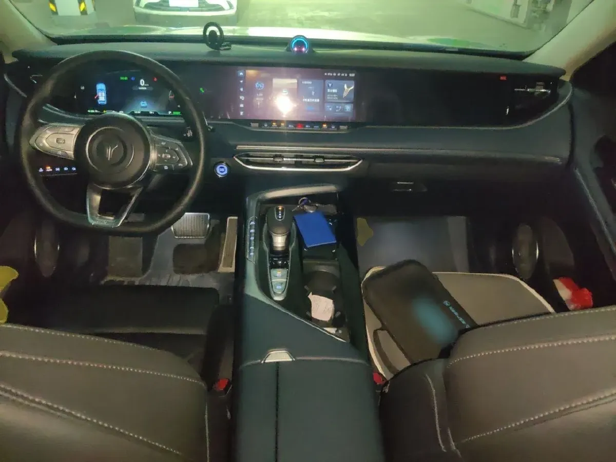 2021 Voyah FREE Range Extended 109HP REEV 33KWH,autocango,china used car exporter,china ev exporter,chinese used car exporter,chinese used ev exporter