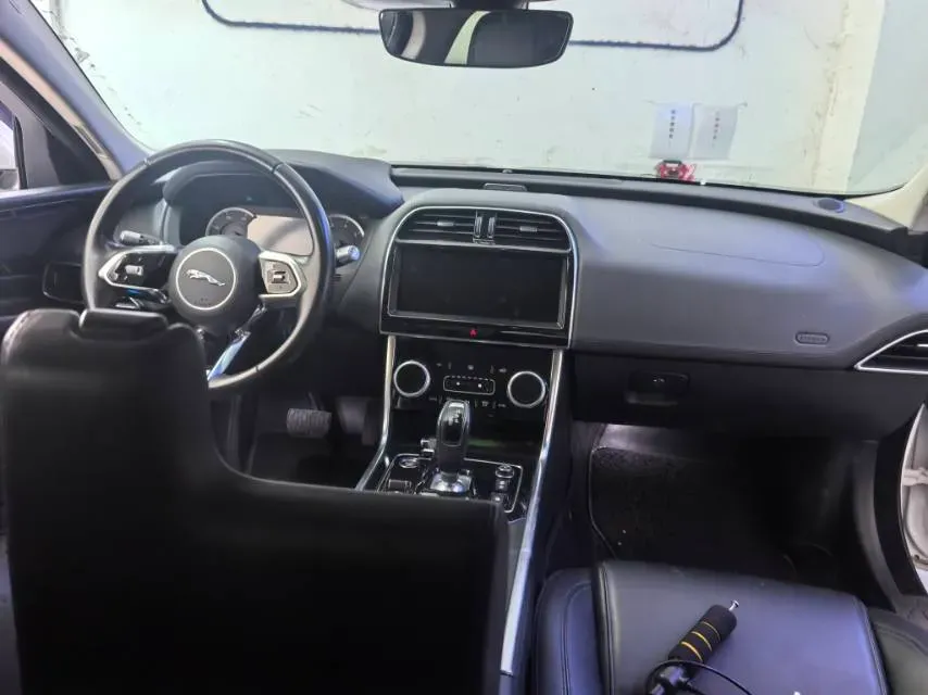 2020 Jaguar XEL 2.0T 200HP L4 8AT,autocango,china used car exporter,china ev exporter,chinese used car exporter,chinese used ev exporter