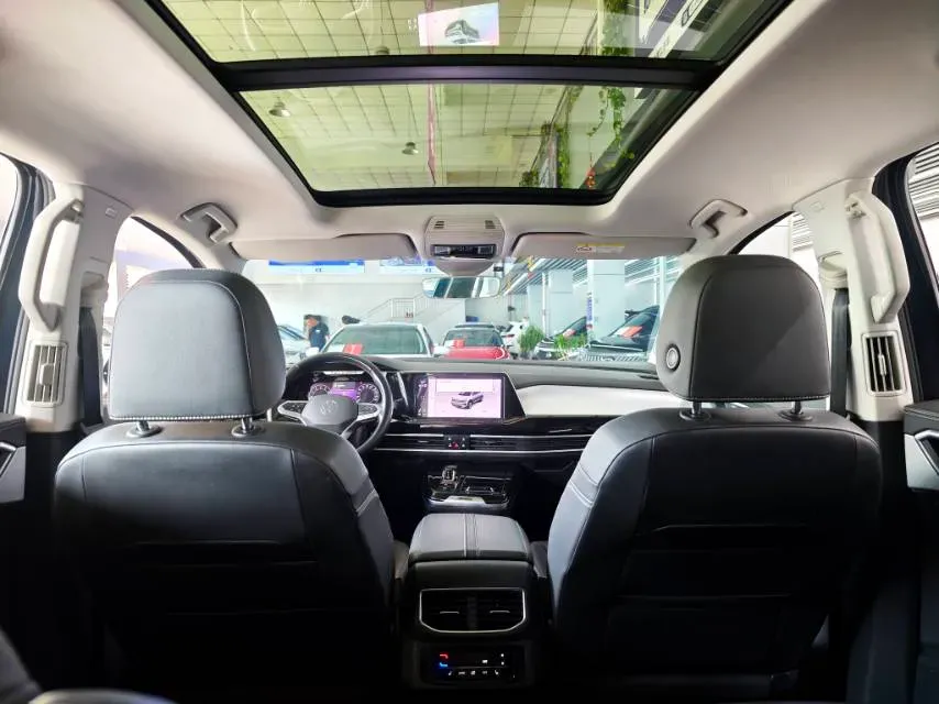 2021 Volkswagen Talagon 2.0T 220HP L4 7DCT,autocango,china used car exporter,china ev exporter,chinese used car exporter,chinese used ev exporter