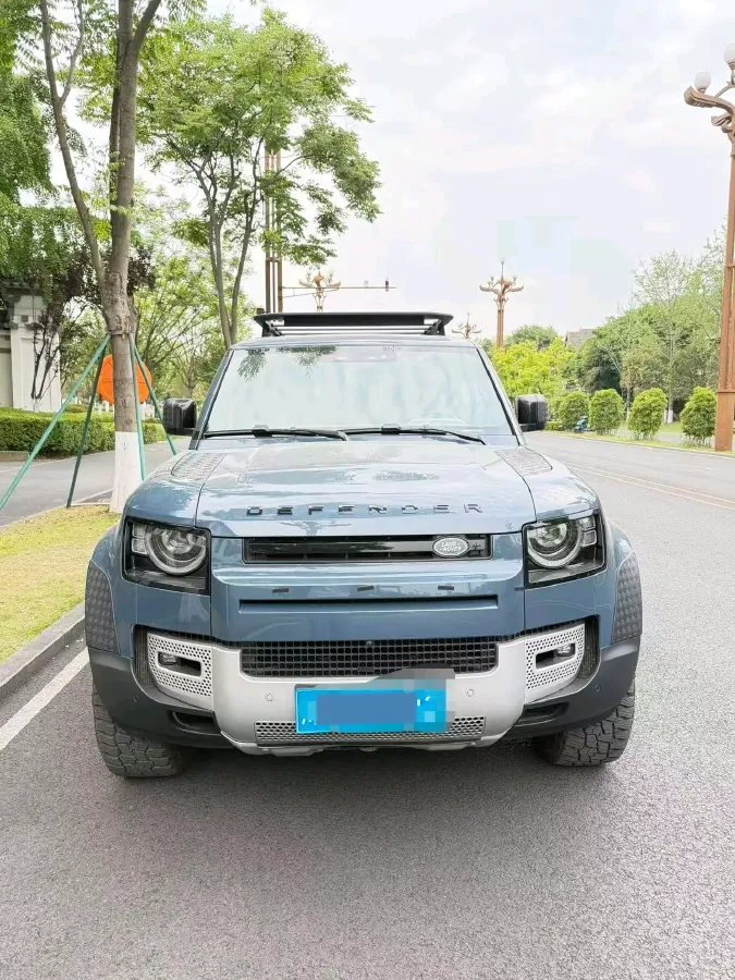 2020 Land Rover Defender 3.0T 400HP L6 8AT,autocango,china used car exporter,china ev exporter,chinese used car exporter,chinese used ev exporter