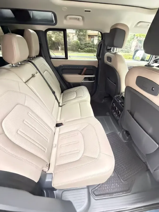 2020 Land Rover Defender 3.0T 400HP L6 8AT,autocango,china used car exporter,china ev exporter,chinese used car exporter,chinese used ev exporter