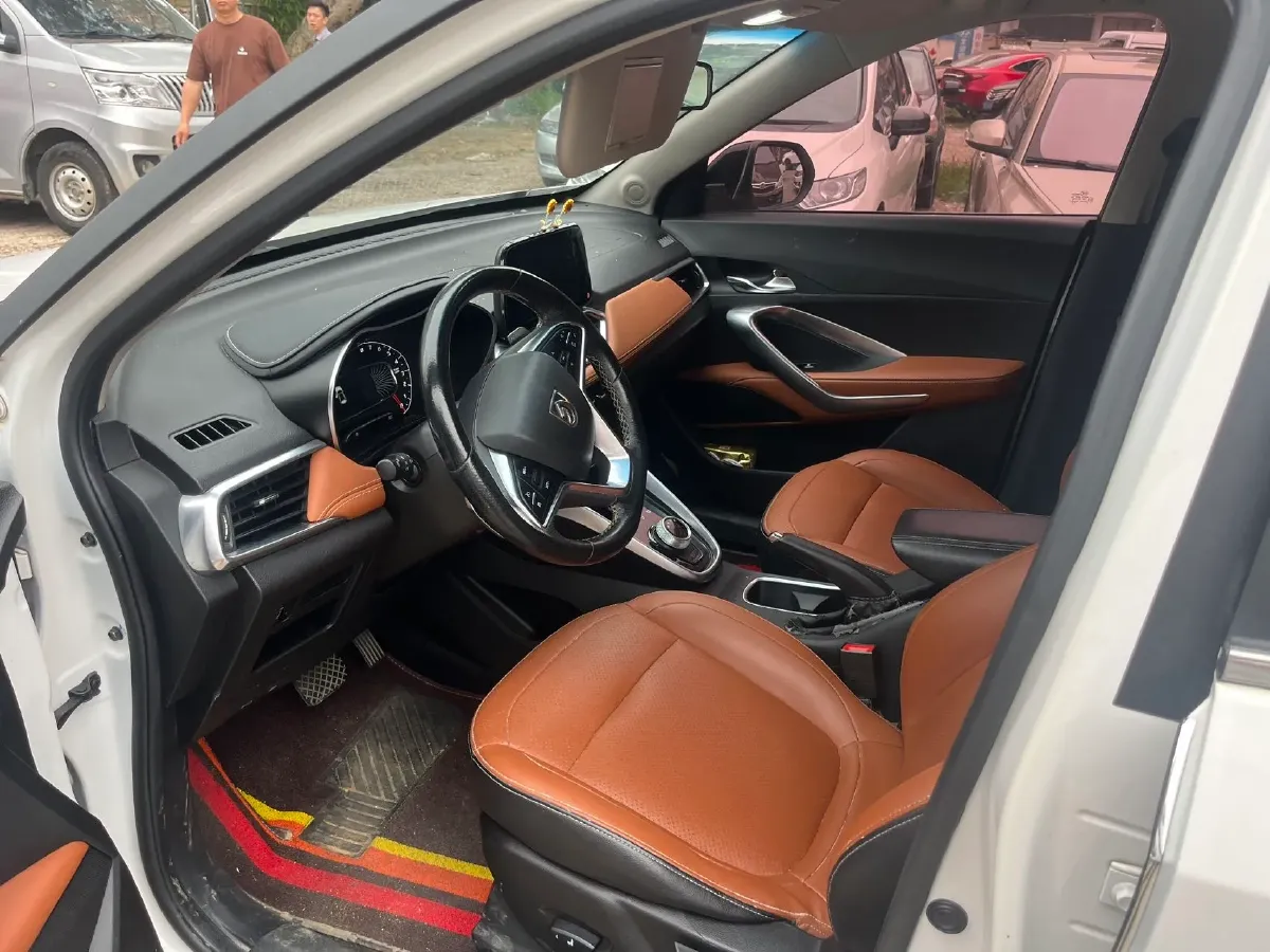 2017 HaiMa S5 Young Edition 1.6L 122HP L4 5MT,autocango,china used car exporter,china ev exporter,chinese used car exporter,chinese used ev exporter