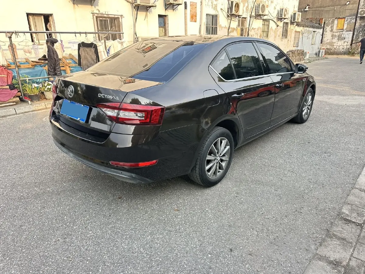 2018 Skoda Octavia 1.2T 116HP L4 7DCT,autocango,china used car exporter,china ev exporter,chinese used car exporter,chinese used ev exporter