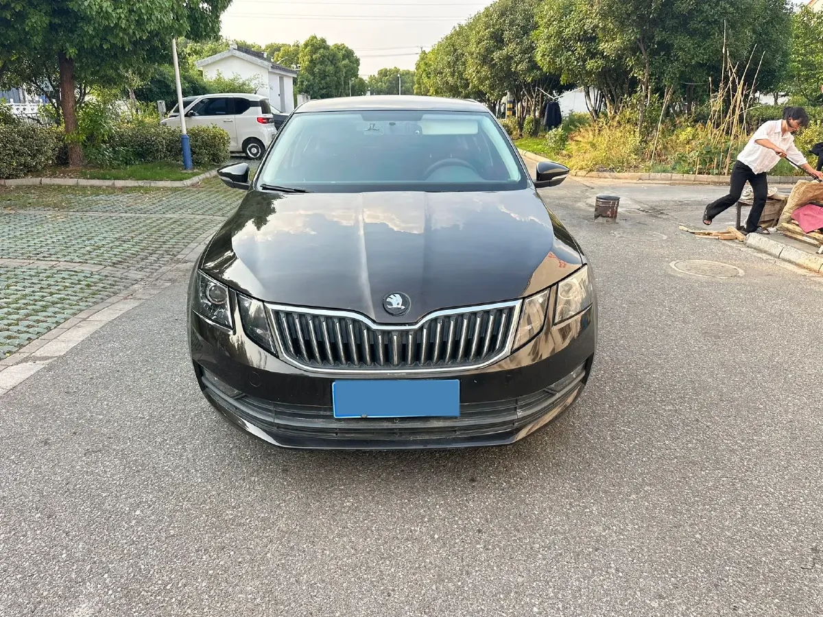 2018 Skoda Octavia 1.2T 116HP L4 7DCT,autocango,china used car exporter,china ev exporter,chinese used car exporter,chinese used ev exporter