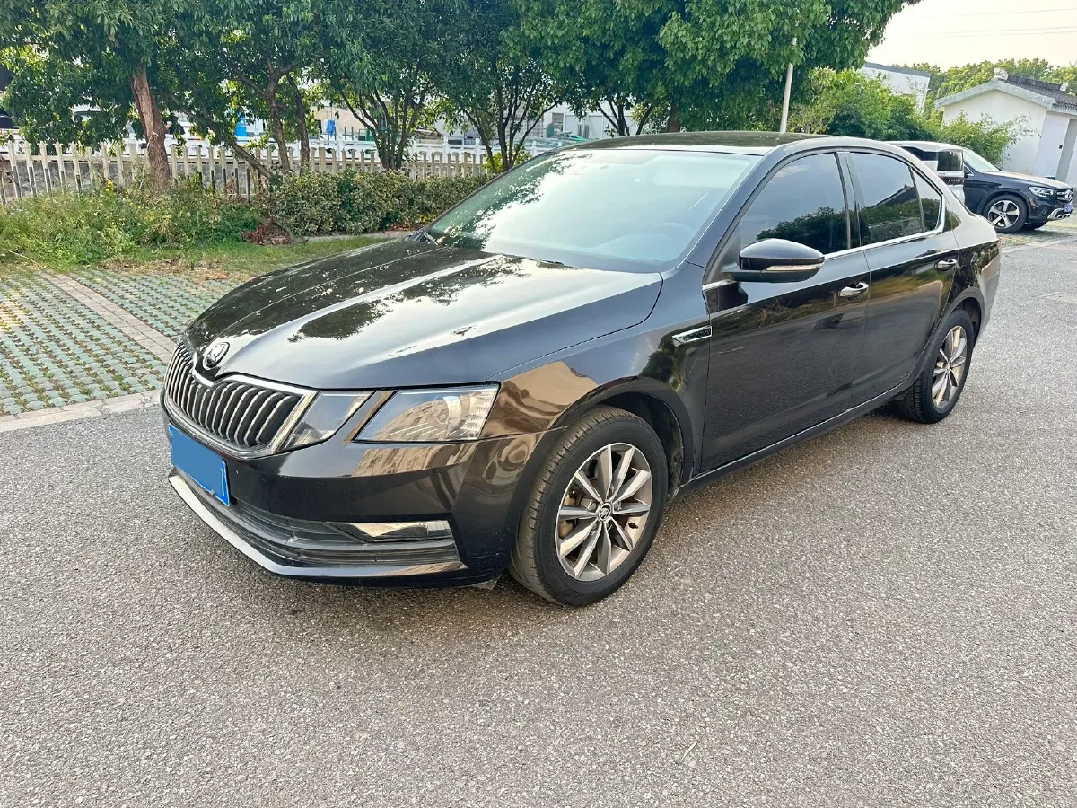 2018 Skoda Octavia 1.2T 116HP L4 7DCT,autocango,china used car exporter,china ev exporter,chinese used car exporter,chinese used ev exporter