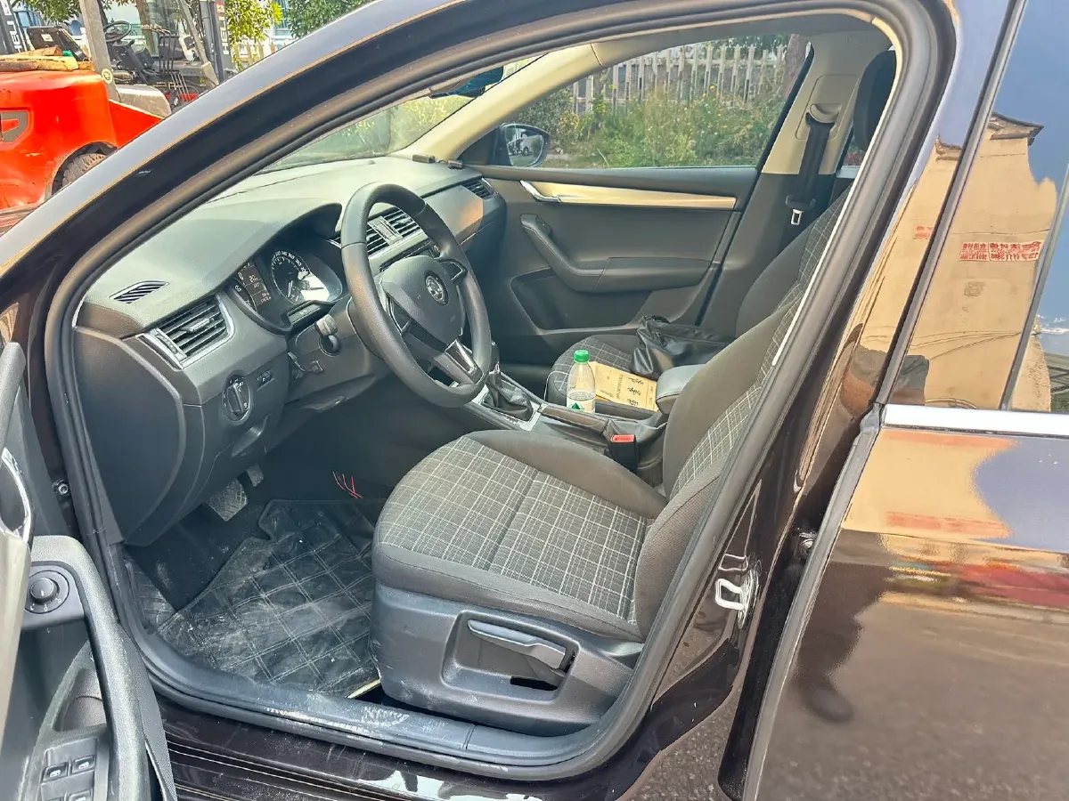 2018 Skoda Octavia 1.2T 116HP L4 7DCT,autocango,china used car exporter,china ev exporter,chinese used car exporter,chinese used ev exporter