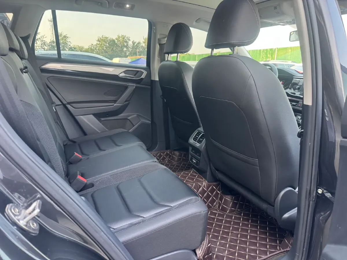 2019 Jeep Cherokee 2.0T 234HP L4 9AT,autocango,china used car exporter,china ev exporter,chinese used car exporter,chinese used ev exporter