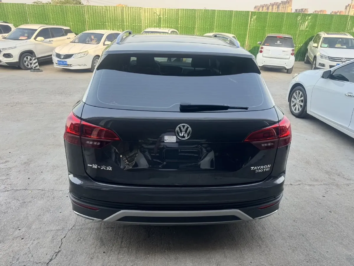 2019 Jeep Cherokee 2.0T 234HP L4 9AT,autocango,china used car exporter,china ev exporter,chinese used car exporter,chinese used ev exporter