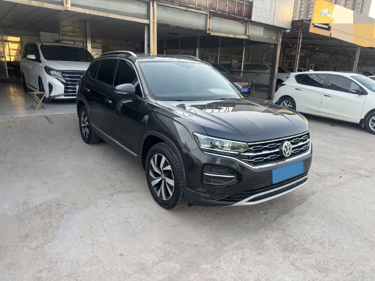 2019 Jeep Cherokee 2.0T 234HP L4 9AT,autocango,china used car exporter,china ev exporter,chinese used car exporter,chinese used ev exporter