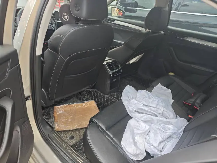 2021 Skoda Superb 1.4T 150HP L4 7DCT,autocango,china used car exporter,china ev exporter,chinese used car exporter,chinese used ev exporter