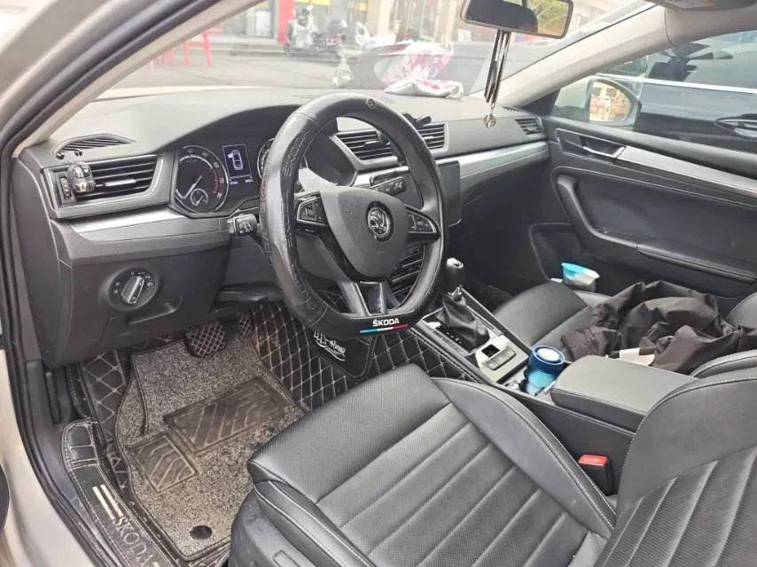 2021 Skoda Superb 1.4T 150HP L4 7DCT,autocango,china used car exporter,china ev exporter,chinese used car exporter,chinese used ev exporter