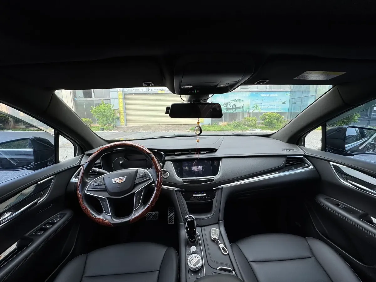 2024 Cadillac XT5 2.0T 237HP L4 9AT,autocango,china used car exporter,china ev exporter,chinese used car exporter,chinese used ev exporter