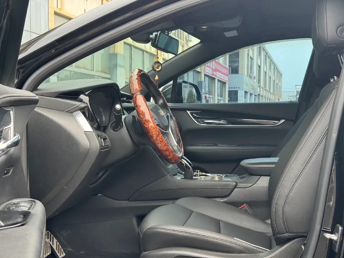 2024 Cadillac XT5 2.0T 237HP L4 9AT,autocango,china used car exporter,china ev exporter,chinese used car exporter,chinese used ev exporter