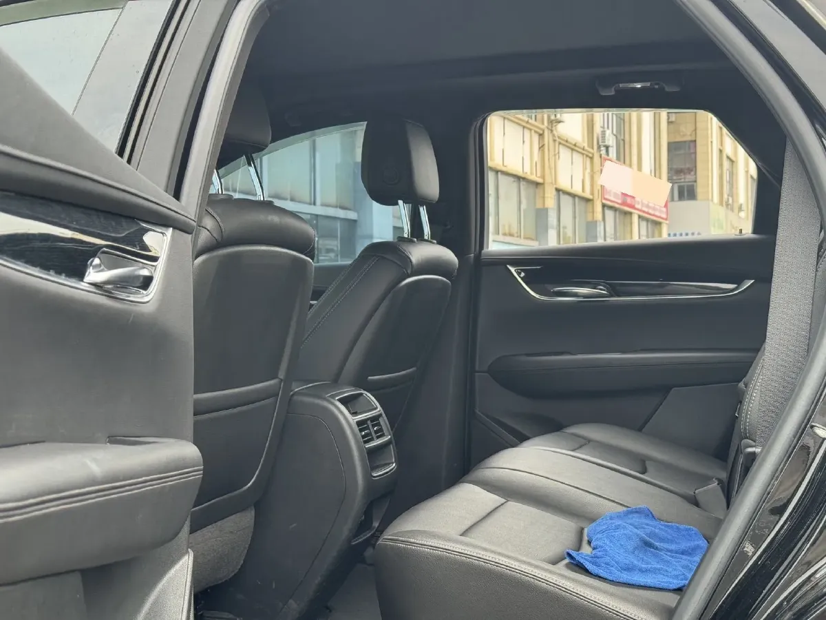 2024 Cadillac XT5 2.0T 237HP L4 9AT,autocango,china used car exporter,china ev exporter,chinese used car exporter,chinese used ev exporter