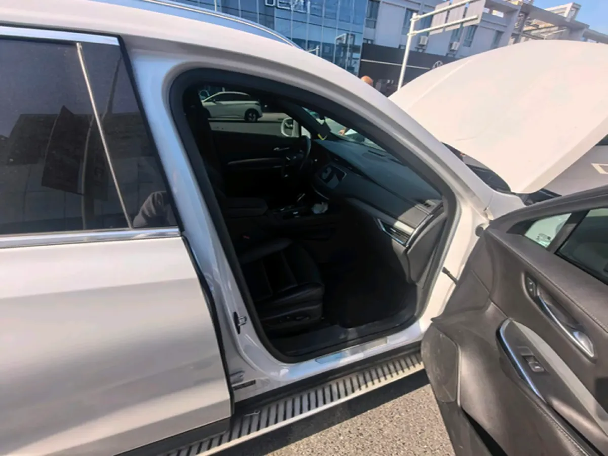 2021 Cadillac XT4 2.0T 237HP L4 9AT,autocango,china used car exporter,china ev exporter,chinese used car exporter,chinese used ev exporter