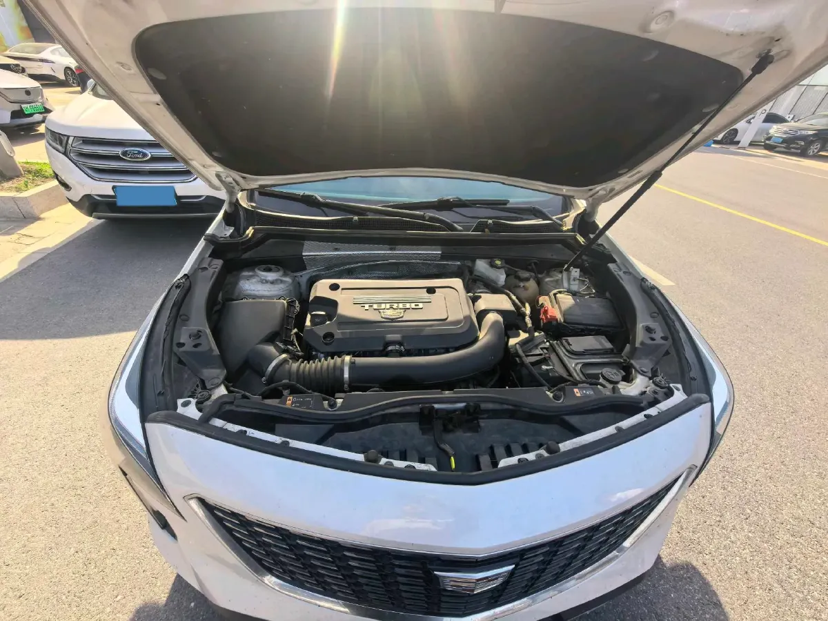 2021 Cadillac XT4 2.0T 237HP L4 9AT,autocango,china used car exporter,china ev exporter,chinese used car exporter,chinese used ev exporter