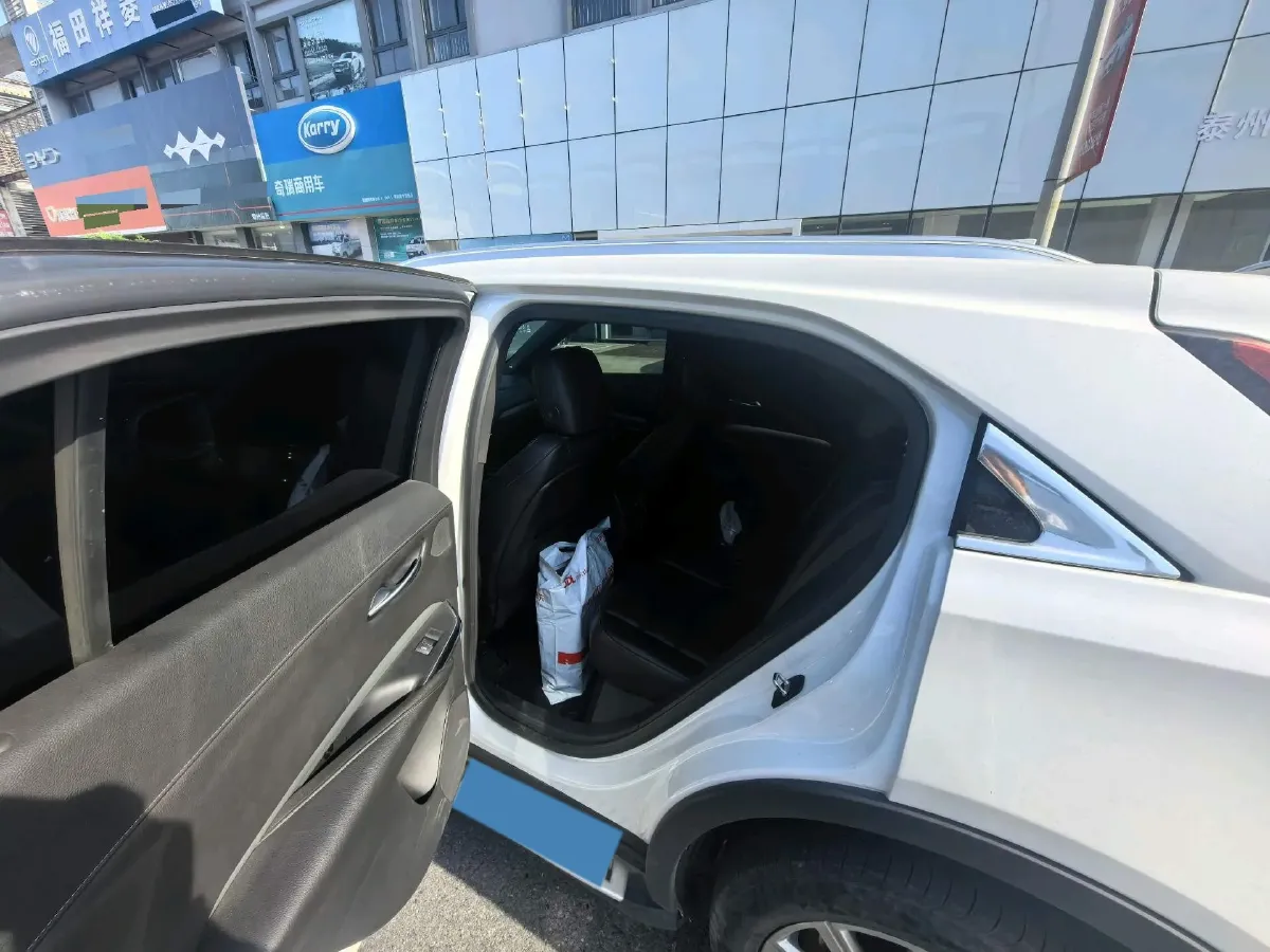 2021 Cadillac XT4 2.0T 237HP L4 9AT,autocango,china used car exporter,china ev exporter,chinese used car exporter,chinese used ev exporter