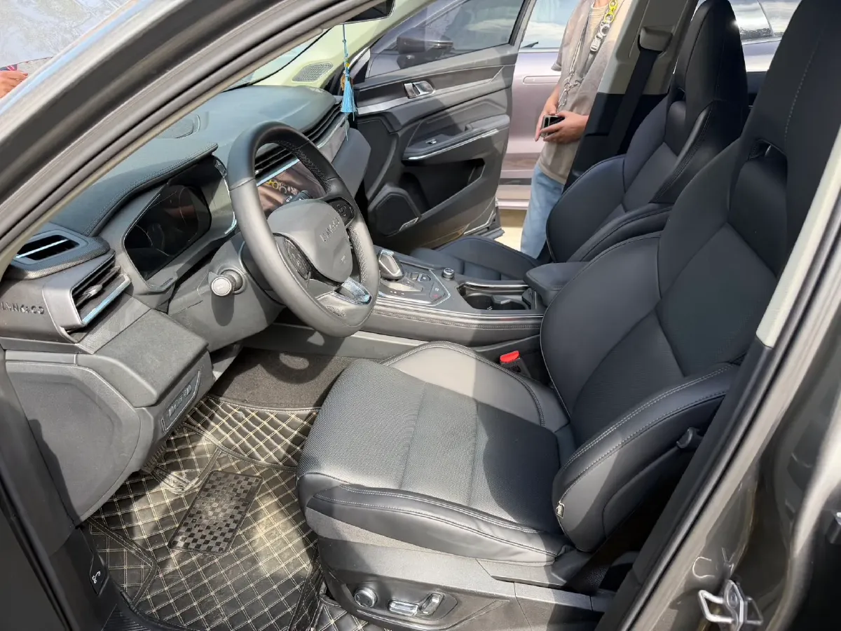 2021 LYNK&CO 01 2.0T 218HP L4 8AT,autocango,china used car exporter,china ev exporter,chinese used car exporter,chinese used ev exporter