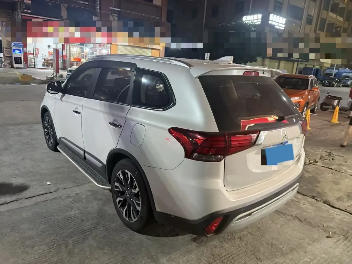 2020 Mitsubishi Outlander 2.0L 166HP L4 CVT,autocango,china used car exporter,china ev exporter,chinese used car exporter,chinese used ev exporter