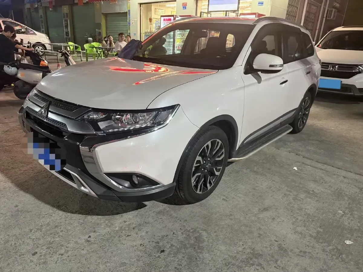 2020 Mitsubishi Outlander 2.0L 166HP L4 CVT,autocango,china used car exporter,china ev exporter,chinese used car exporter,chinese used ev exporter
