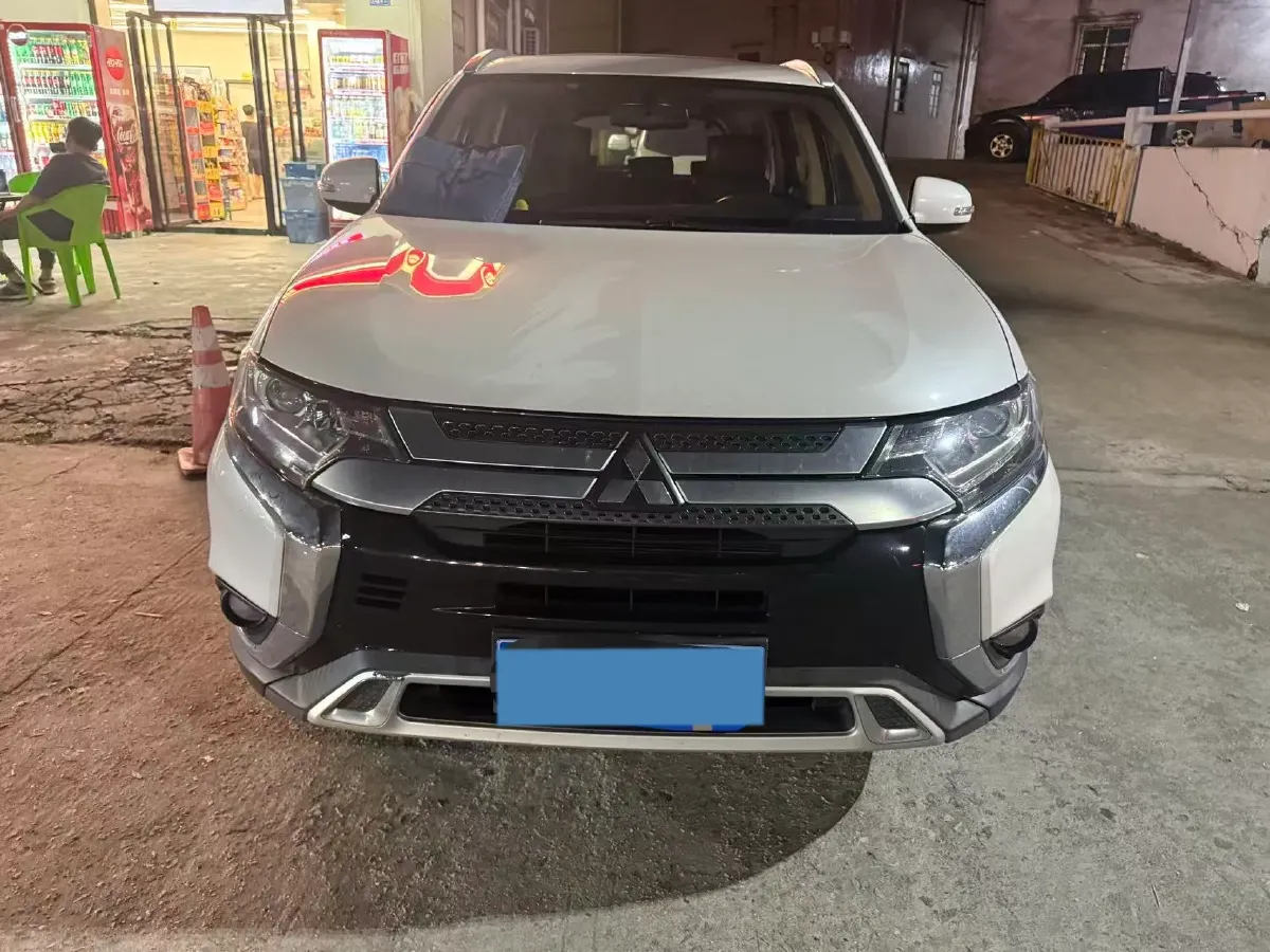 2020 Mitsubishi Outlander 2.0L 166HP L4 CVT,autocango,china used car exporter,china ev exporter,chinese used car exporter,chinese used ev exporter