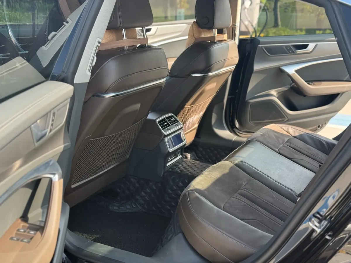 2022 Cadillac XT6 2.0T 237HP L4 9AT,autocango,china used car exporter,china ev exporter,chinese used car exporter,chinese used ev exporter