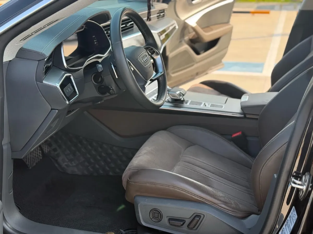 2022 Cadillac XT6 2.0T 237HP L4 9AT,autocango,china used car exporter,china ev exporter,chinese used car exporter,chinese used ev exporter